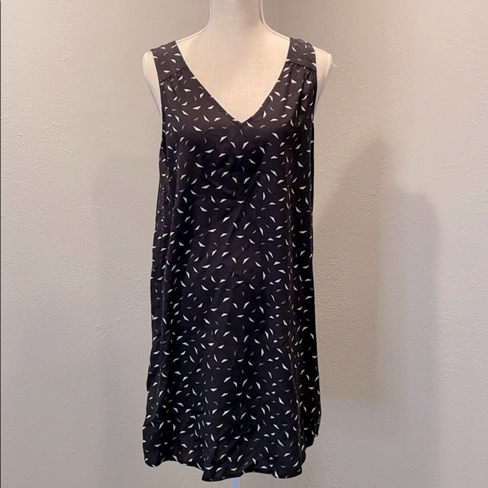 Gap black and white dress